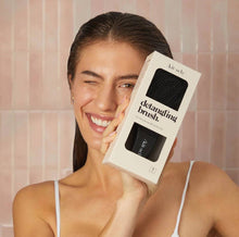 Load image into Gallery viewer, Detangling Brush - Black
