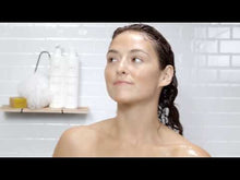 Load and play video in Gallery viewer, Hydrating Cream Hairbath
